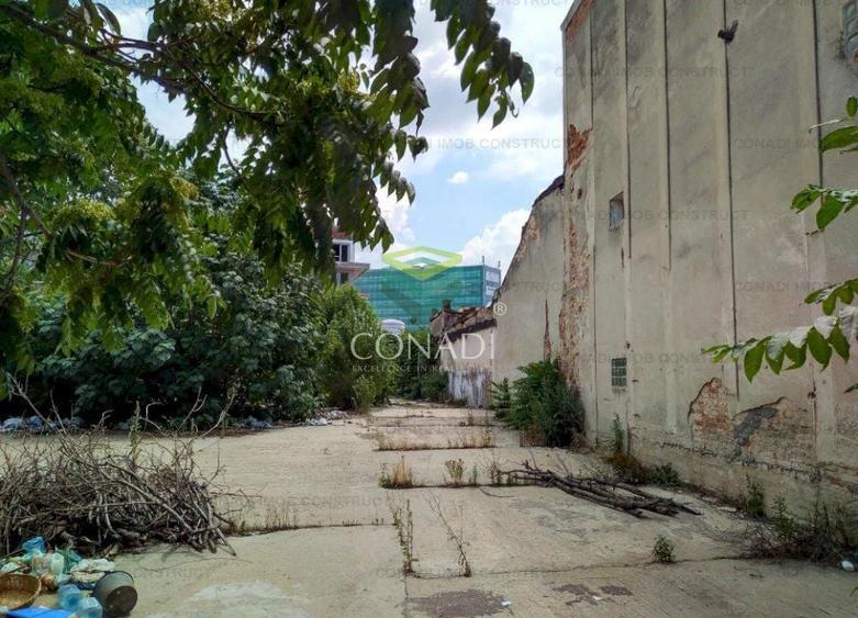 Teren construcție, în P-ța Arsenalului