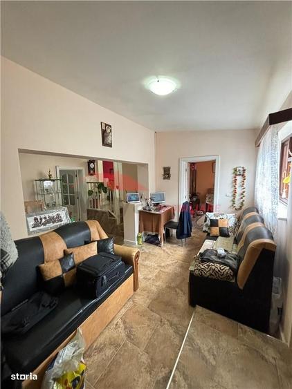 Casă cu 4 camere în Central