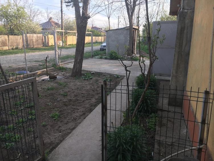 Spațiu comercial, de 1,221 mp, în Brădeanu