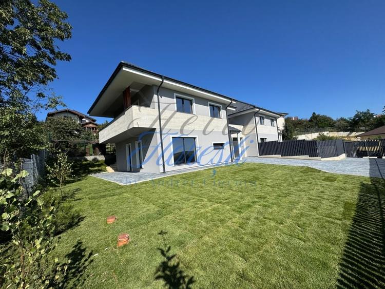 Duplex cu 4 camere cu Canalizare în Feleacu