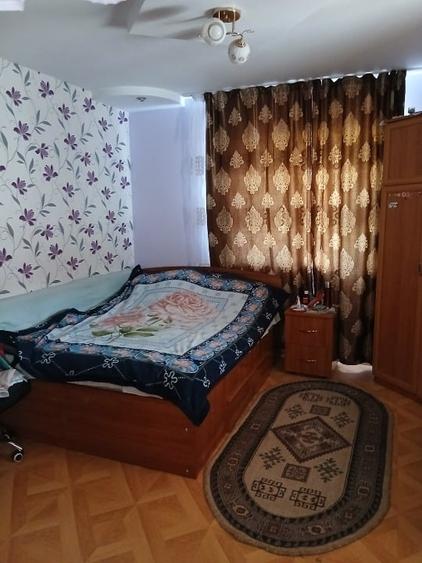Casă individuală cu 5 camere cu Teren 6000 Mp în Niculcea