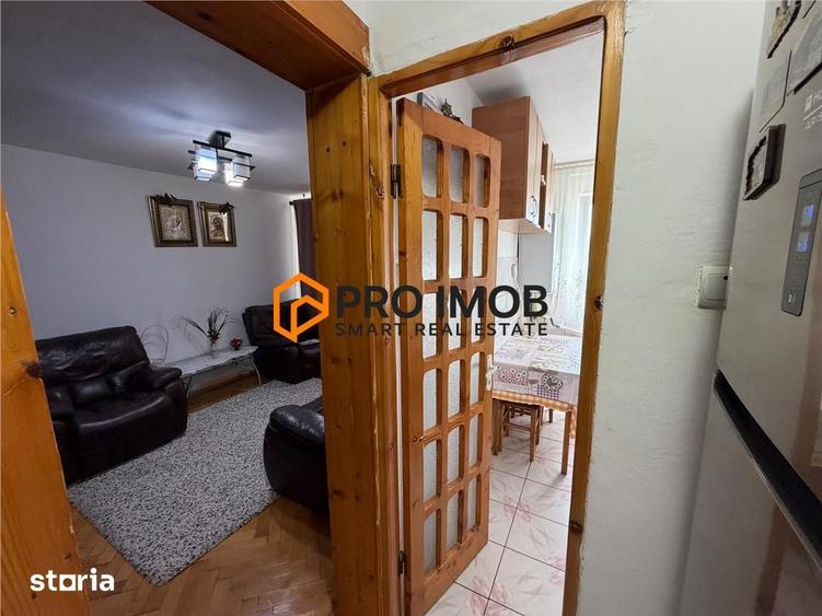 Apartament cu 4 camere semidecomandat în Micro 5