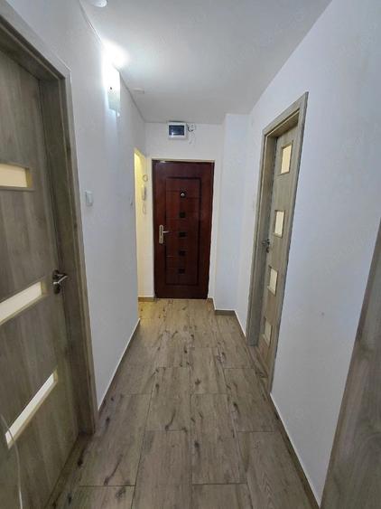 Garsonieră decomandată în Virtuții