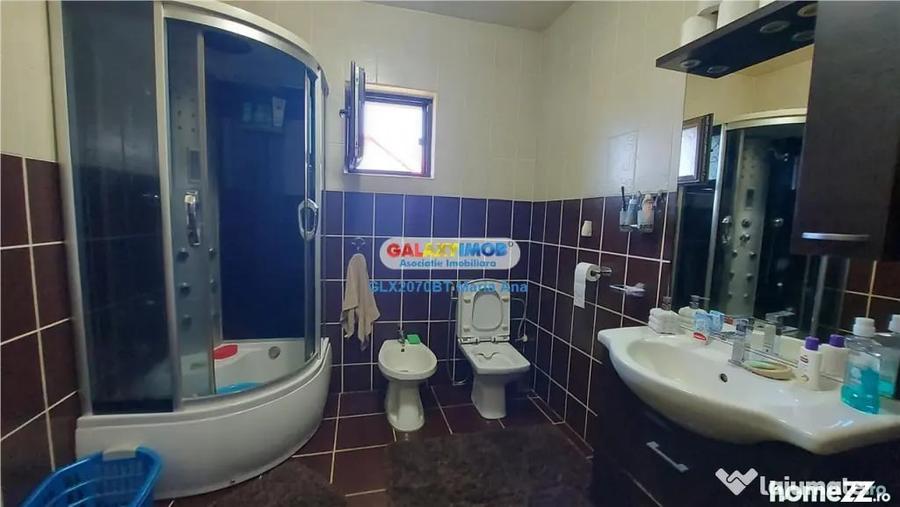 Casă cu 4 camere cu Teren 500 Mp în Central