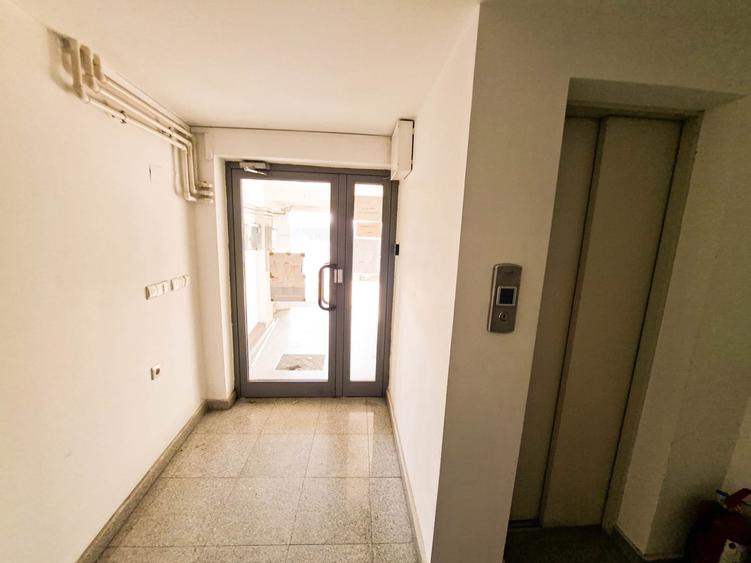 Birou, de 533 mp, în Andronache