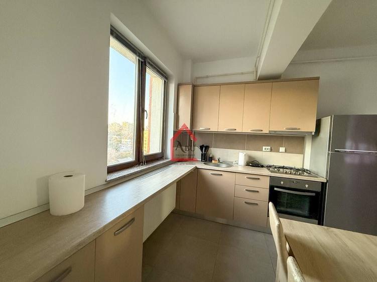 Apartament cu 2 camere semidecomandat, mobilat în Central