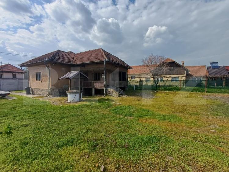 Casă individuală cu 3 camere cu Canalizare în Exterior Vest