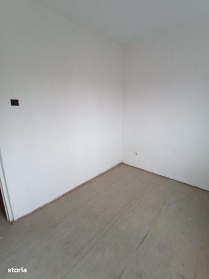 Apartament cu 2 camere semidecomandat în Gorjului