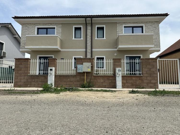 Casă cu 4 camere în Moșnița Nouă