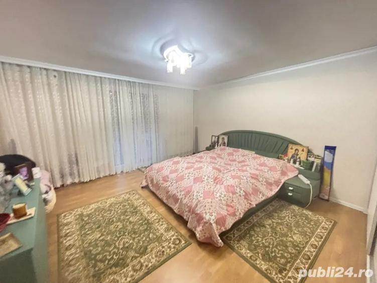 Casă cu 5 camere în Ronaț