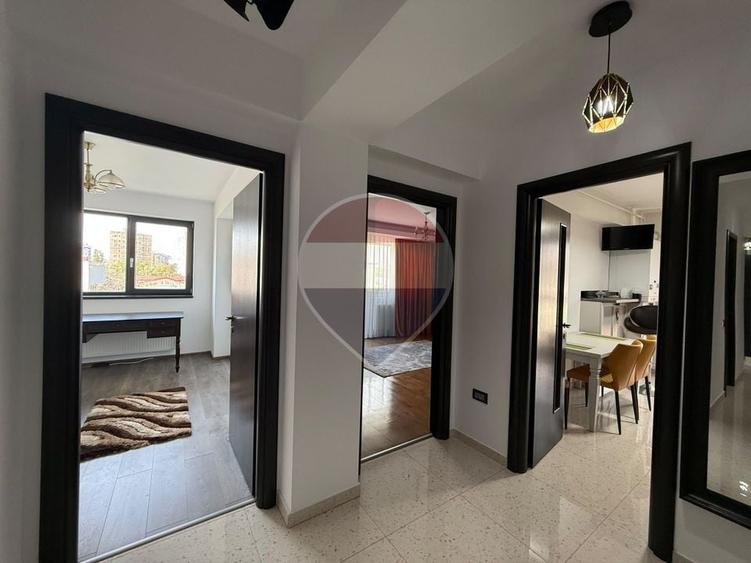 Apartament cu 4 camere decomandat, mobilat în Titan