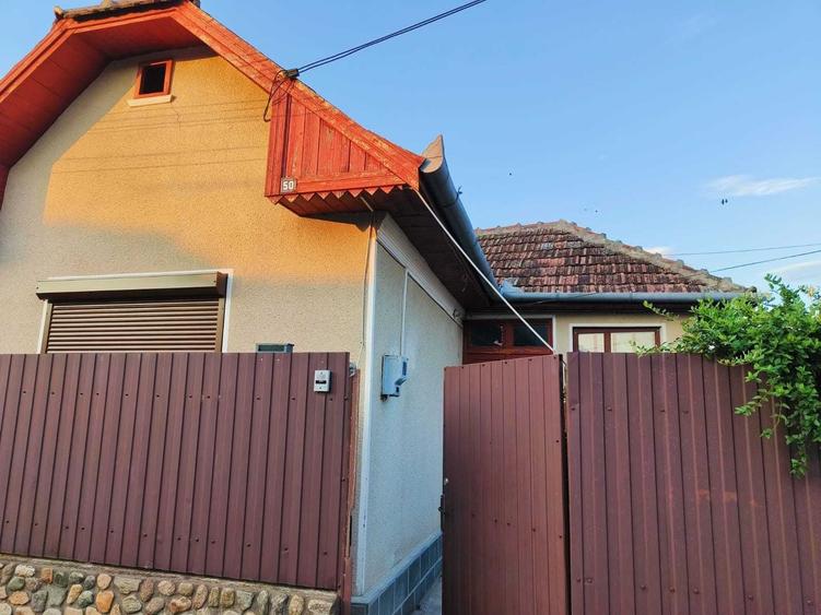 Casă cu 2 camere cu Teren 733 Mp în Central