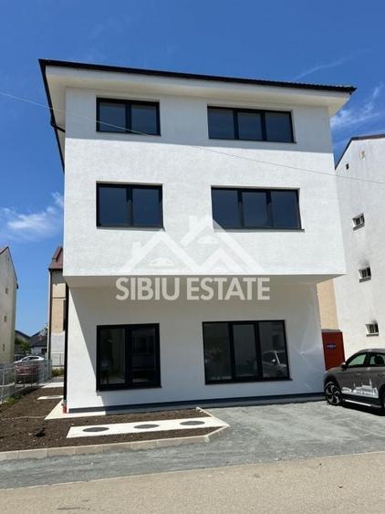 Apartament cu 3 camere decomandat în Șelimbăr