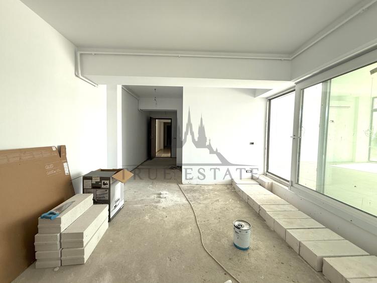 Penthouse cu 5 camere decomandat, mobilat în Timpuri Noi