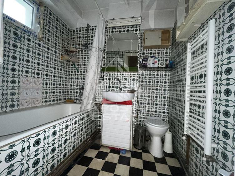 Apartament cu 3 camere, decomandat, centrala proprie,Spit... - 8