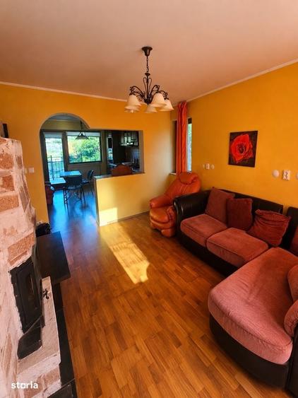 Casă cu 4 camere cu Teren 1000 Mp în Central