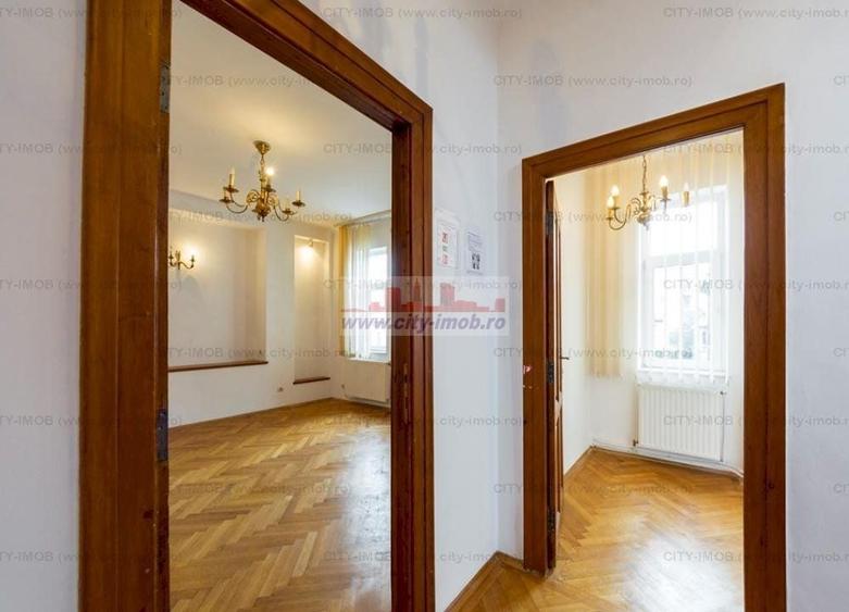 Casă individuală cu 5 camere decomandat cu Canalizare în Dorobanți
