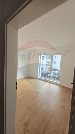 Apartament cu 2 camere decomandat în Tunari