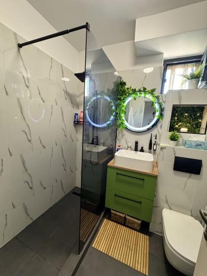 Apartament cu 3 camere decomandat, mobilat în Calea București