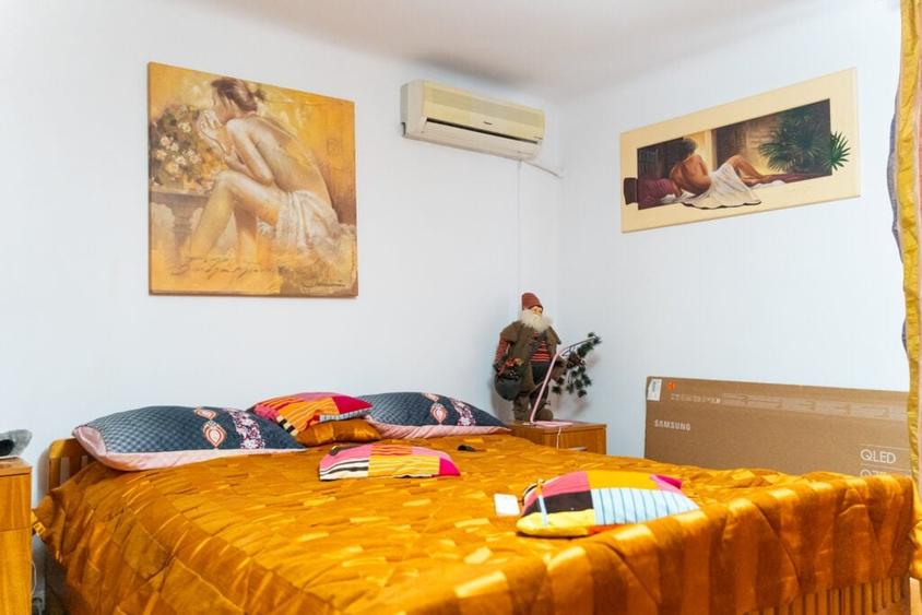 Casă individuală cu 5 camere cu Canalizare în Central