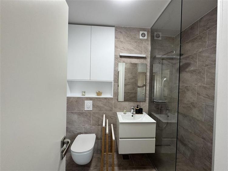 Apartament cu 2 camere semidecomandat în Turnișor