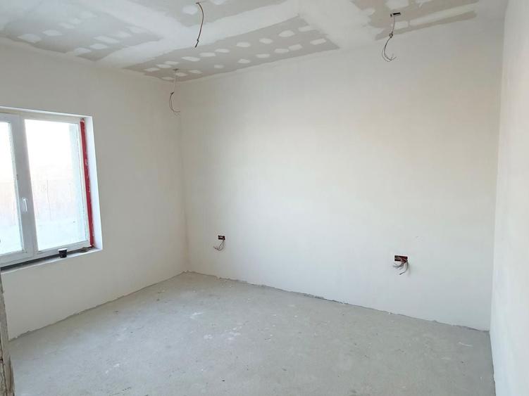 Apartament cu 4 camere decomandat în Torontalului