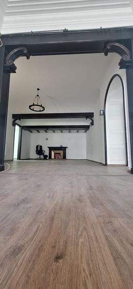 Apartament cu 4 camere decomandat în Magheru