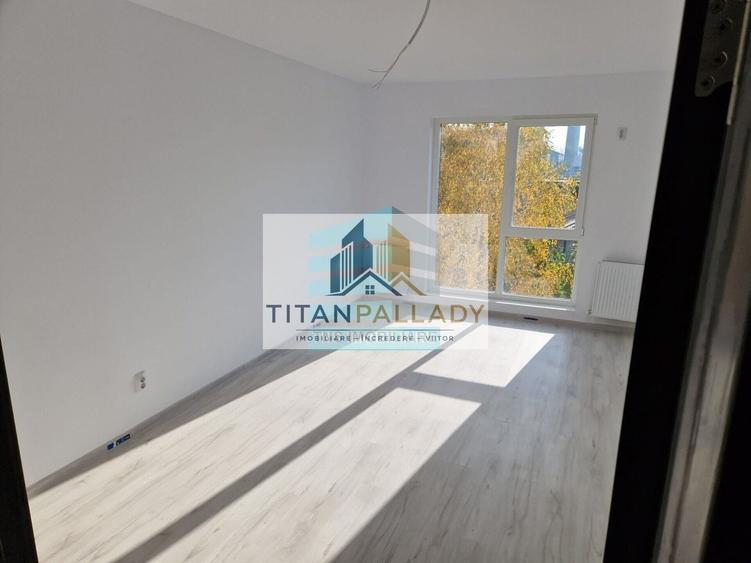 Apartament cu 4 camere decomandat în Titan
