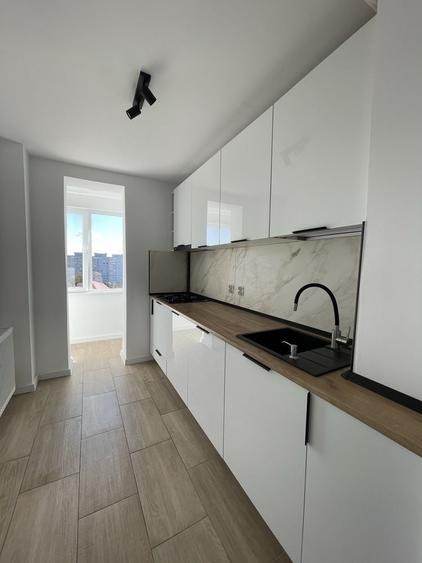 Apartament cu 3 camere semidecomandat în Șagului