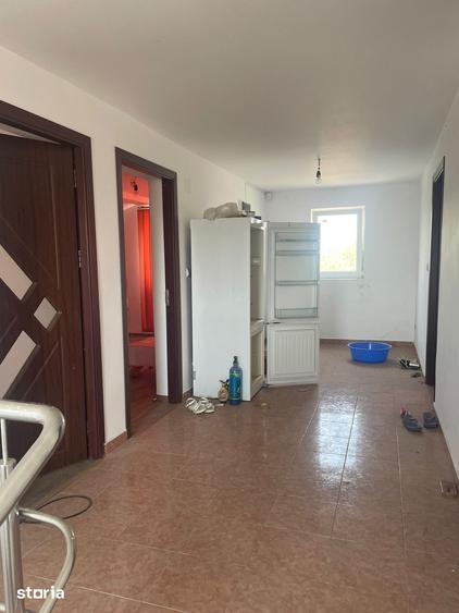Casă cu 5 camere cu Teren 917 Mp în Țigănești
