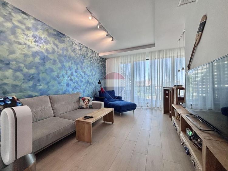 Apartament cu 2 camere semidecomandat, mobilat în Sud