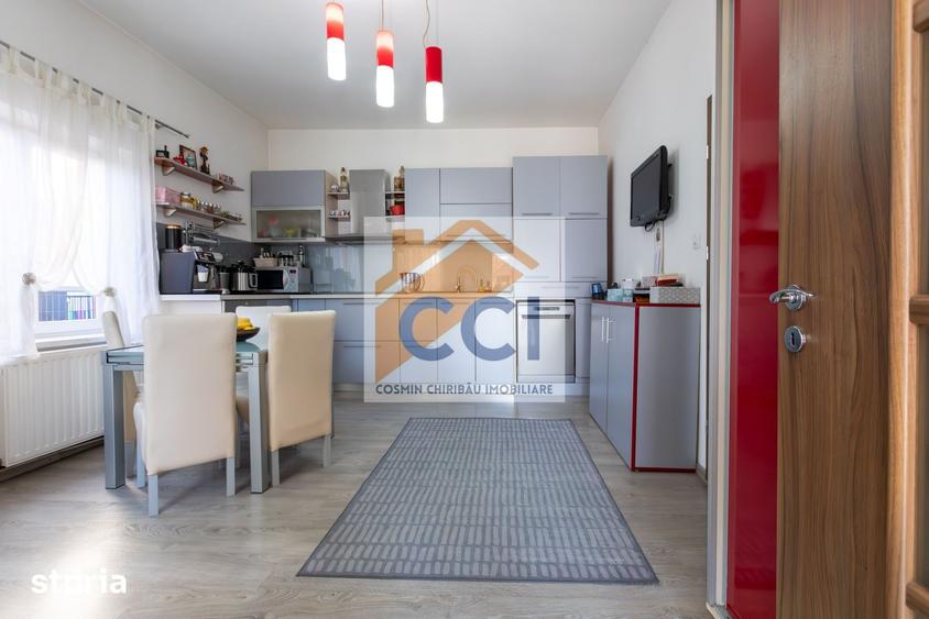 Casă cu 8 camere cu Teren 397 Mp în Central