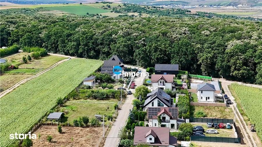 Casă cu 4 camere cu Teren 370 Mp în Valea Ursului