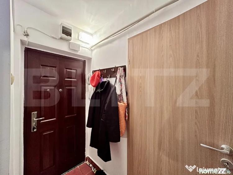 Apartament cu 3 camere semidecomandat în Andrei Mureșanu