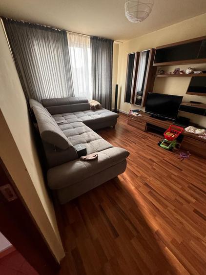 Apartament cu 3 camere decomandat în Brâncoveanu