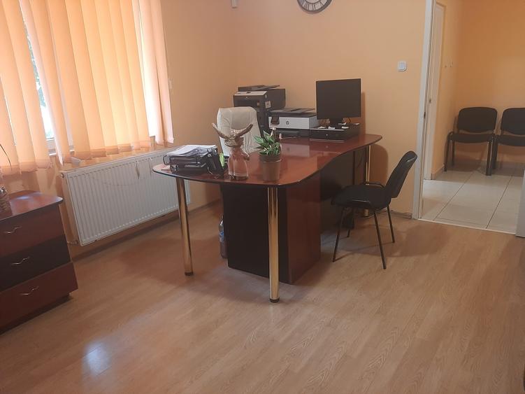 Birou, de 64 mp, în Podgoria