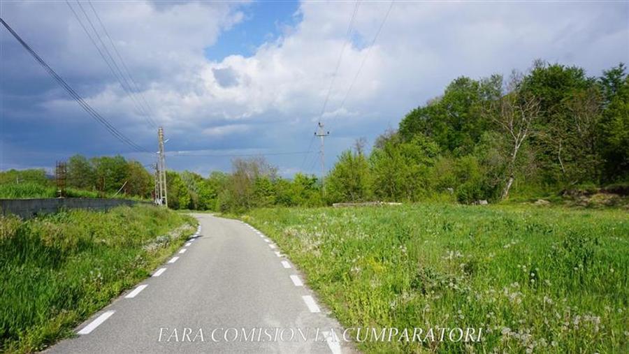 Teren Construcții intravilan de 2315 mp, în Sud