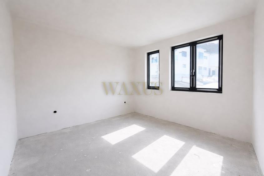 Duplex cu 4 camere cu Canalizare în Florești