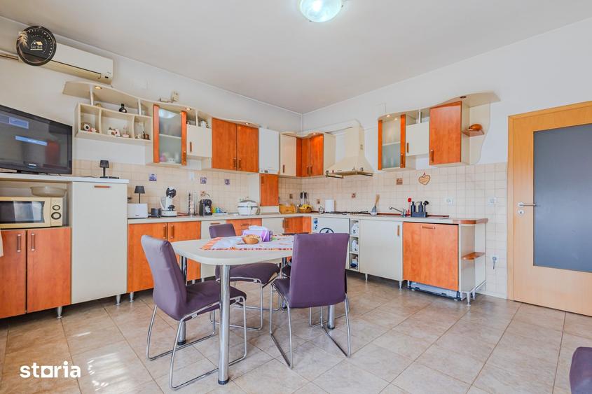 Casă cu 10 camere cu Teren 1500 Mp în Aurel Vlaicu