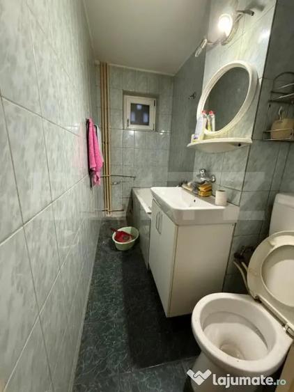 Apartament cu 3 camere semidecomandat în Dacia