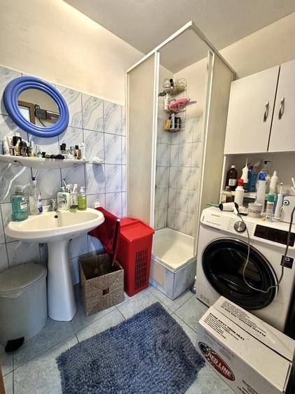 Casă individuală cu 4 camere cu Canalizare în Central