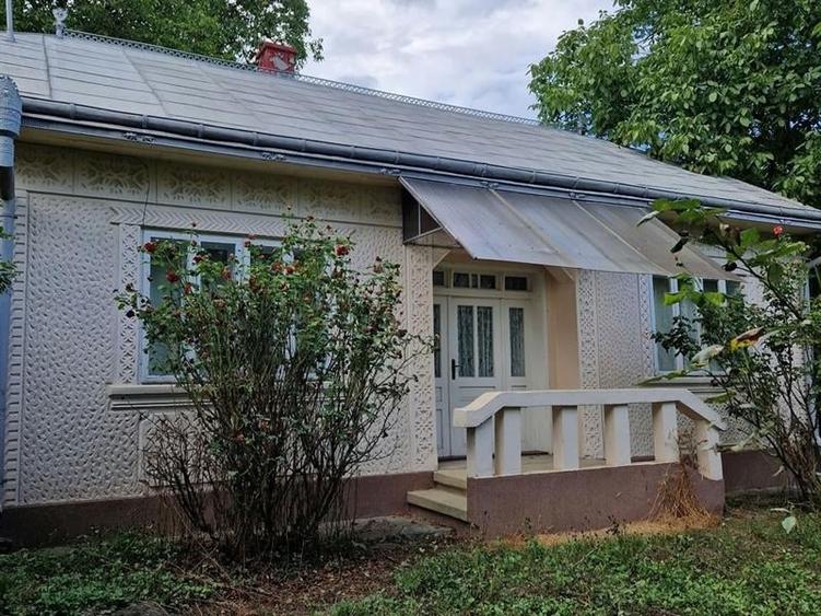 Casă individuală cu 3 camere cu Teren 1400 Mp în Burdujeni