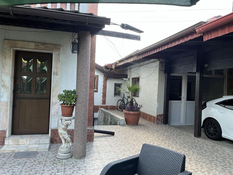 Casă cu 4 camere în Izvoare
