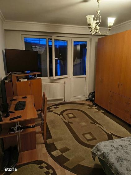 Apartament cu 4 camere decomandat, mobilat în Donici