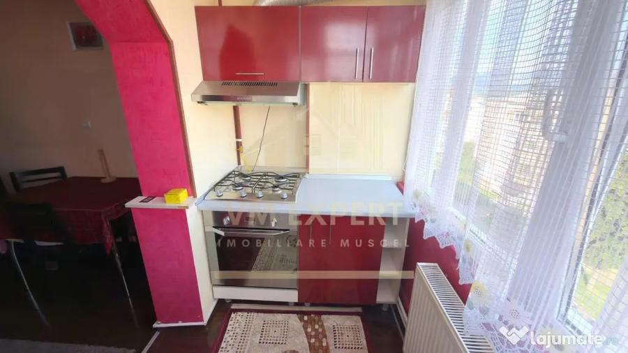 Apartament cu 3 camere decomandat în Sud