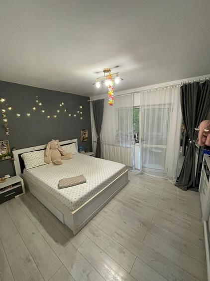 Apartament cu 3 camere decomandat, mobilat în Baicului