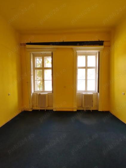 Casă cu 6 camere cu Teren 2883 Mp în Ultracentral