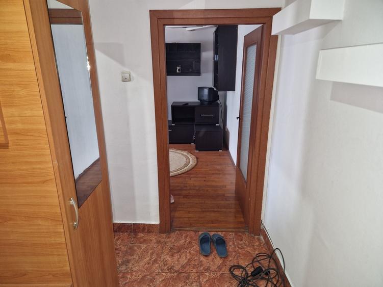 Apartament cu 2 camere semidecomandat în Central