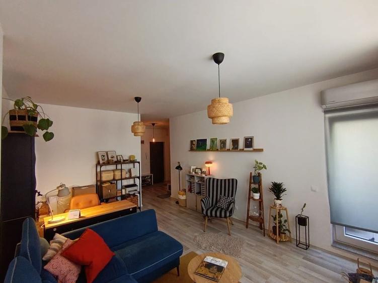 Apartament cu 2 camere decomandat în Valea Ialomiței