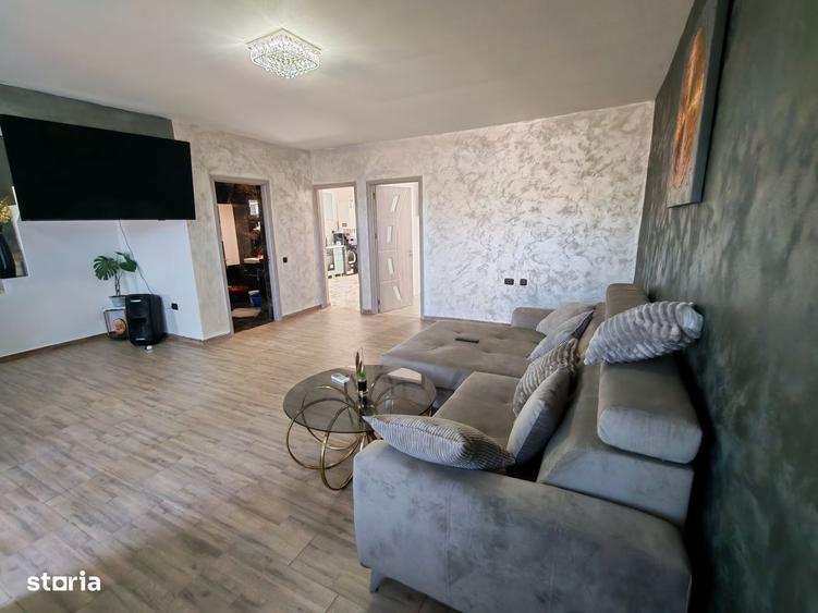 Casă cu 4 camere cu Teren 200 Mp în Lumina